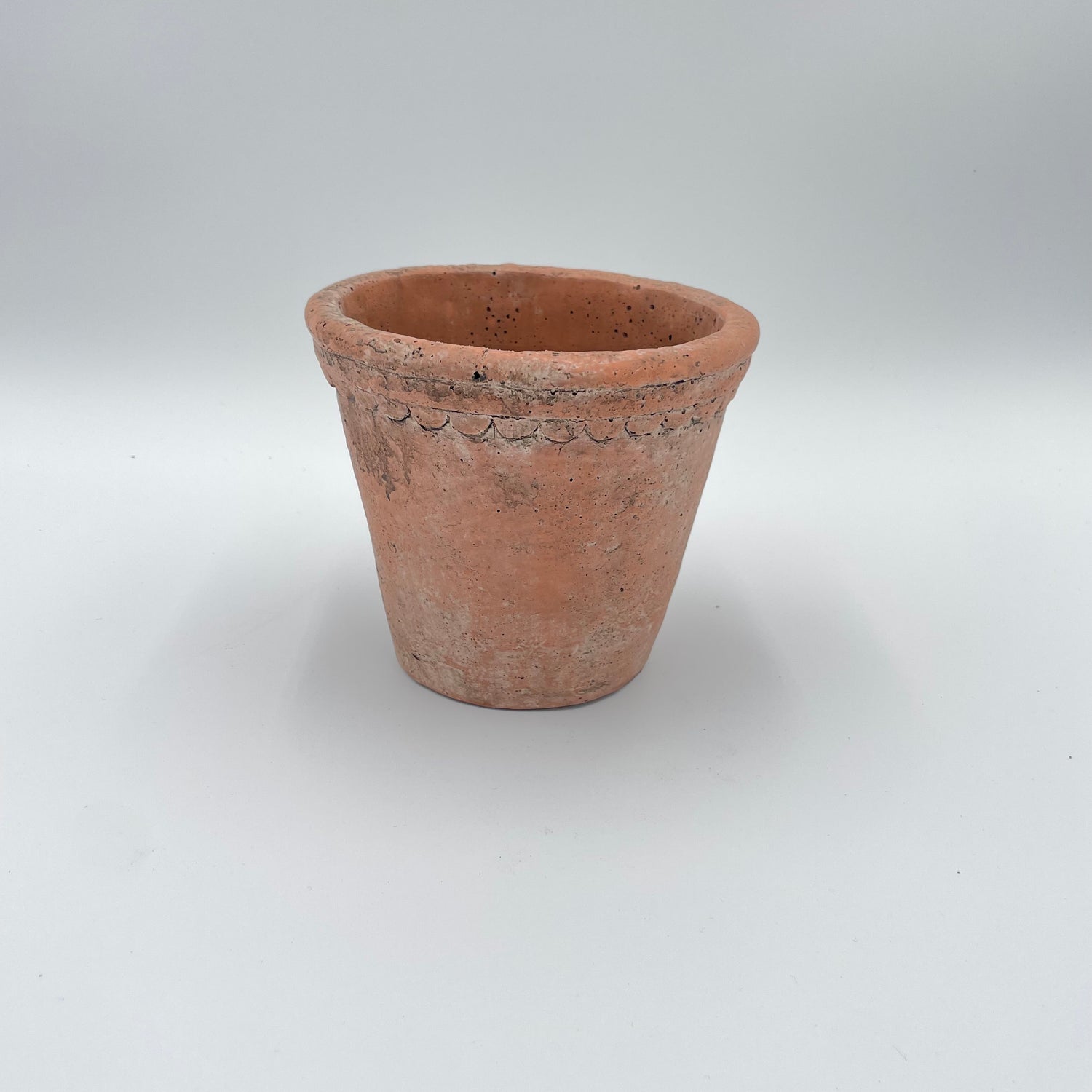 Scalloped Terracotta Cement Planter