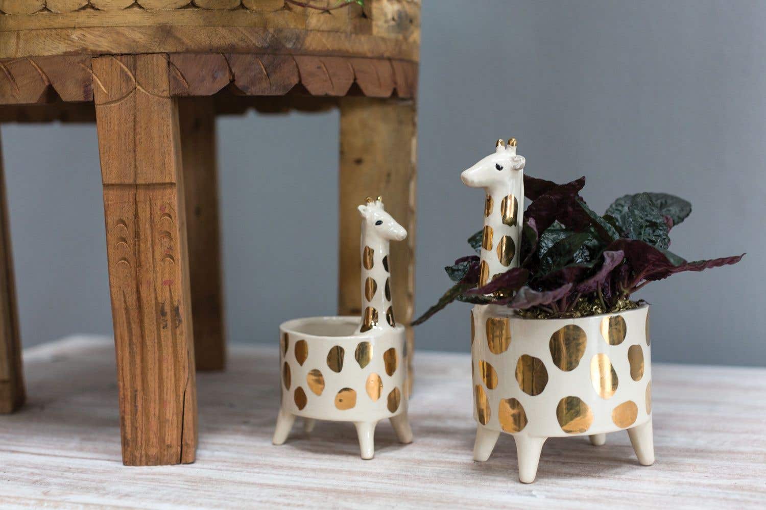 Giraffe Pot